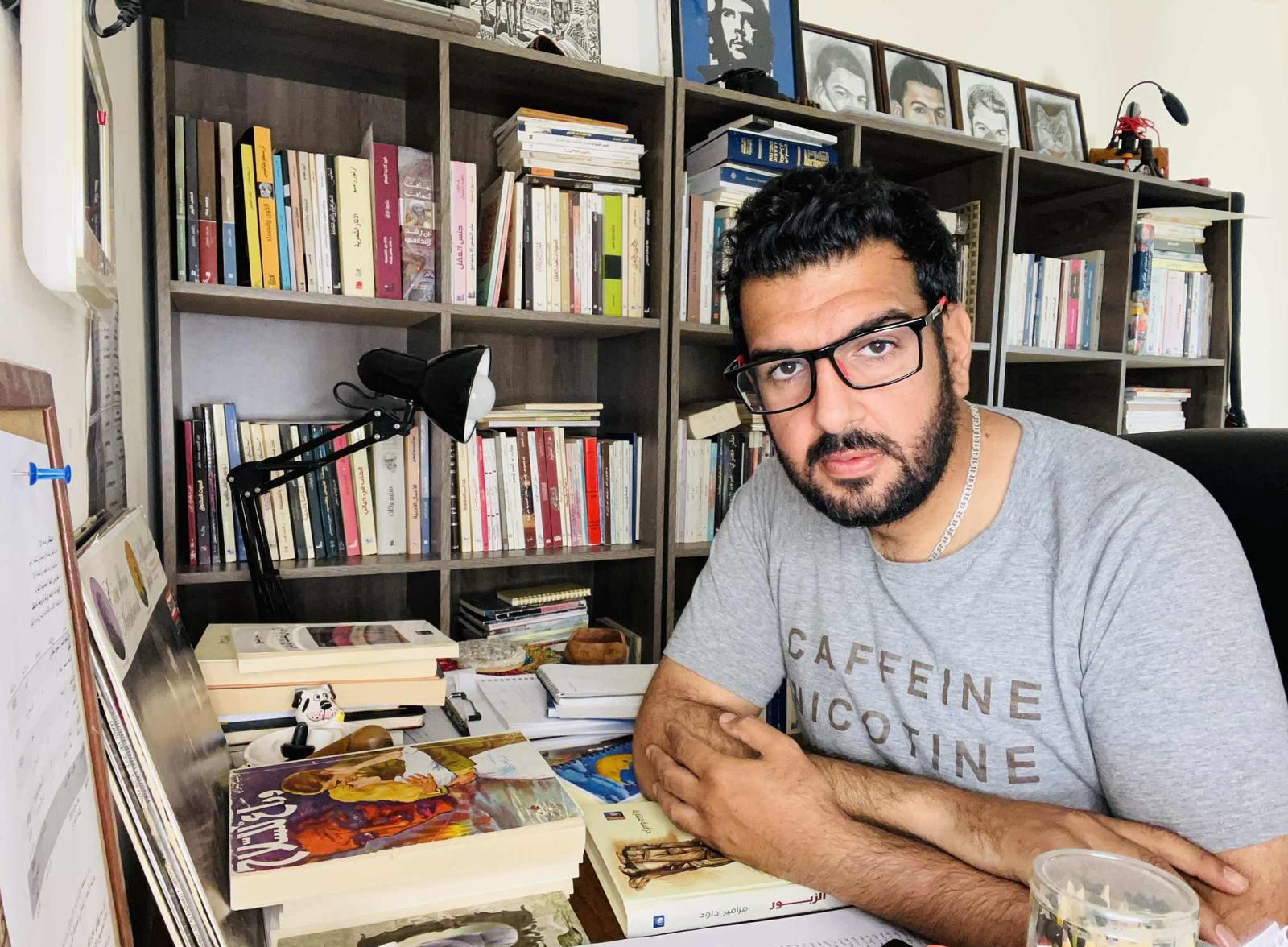 الشاعر السوري عمر الشيخ: أكتب كي لا أستقر… فالاستقرار يعني الموت!